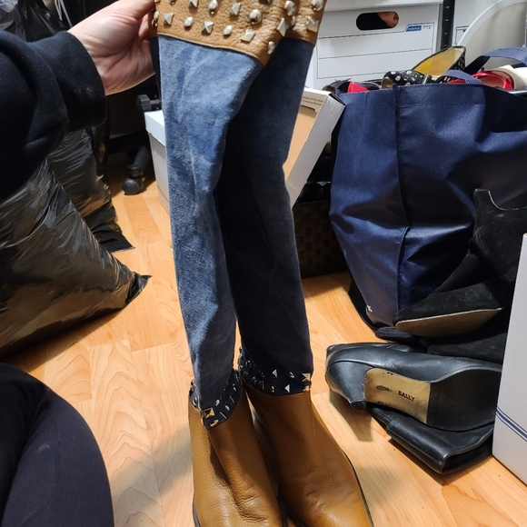 Stuart Weitzman boots - Picture 2 of 4